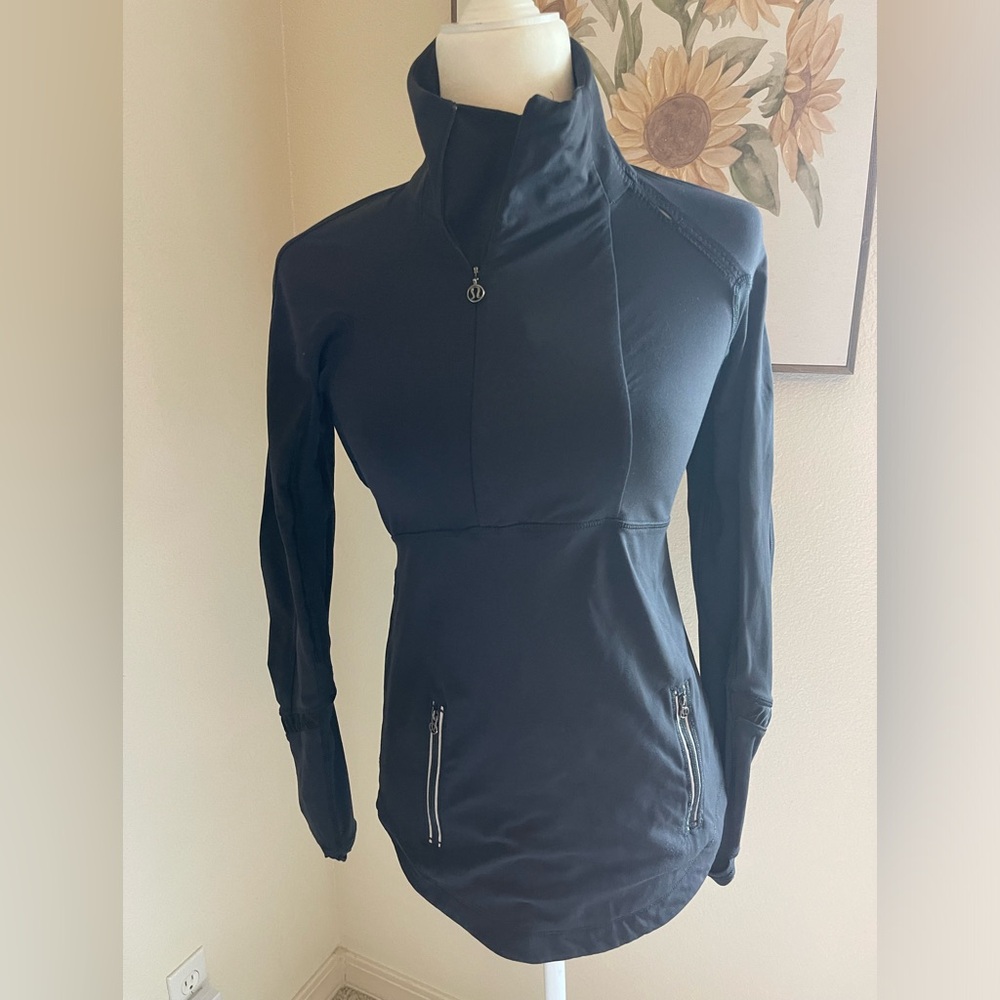 Lululemon black running pullover size 4